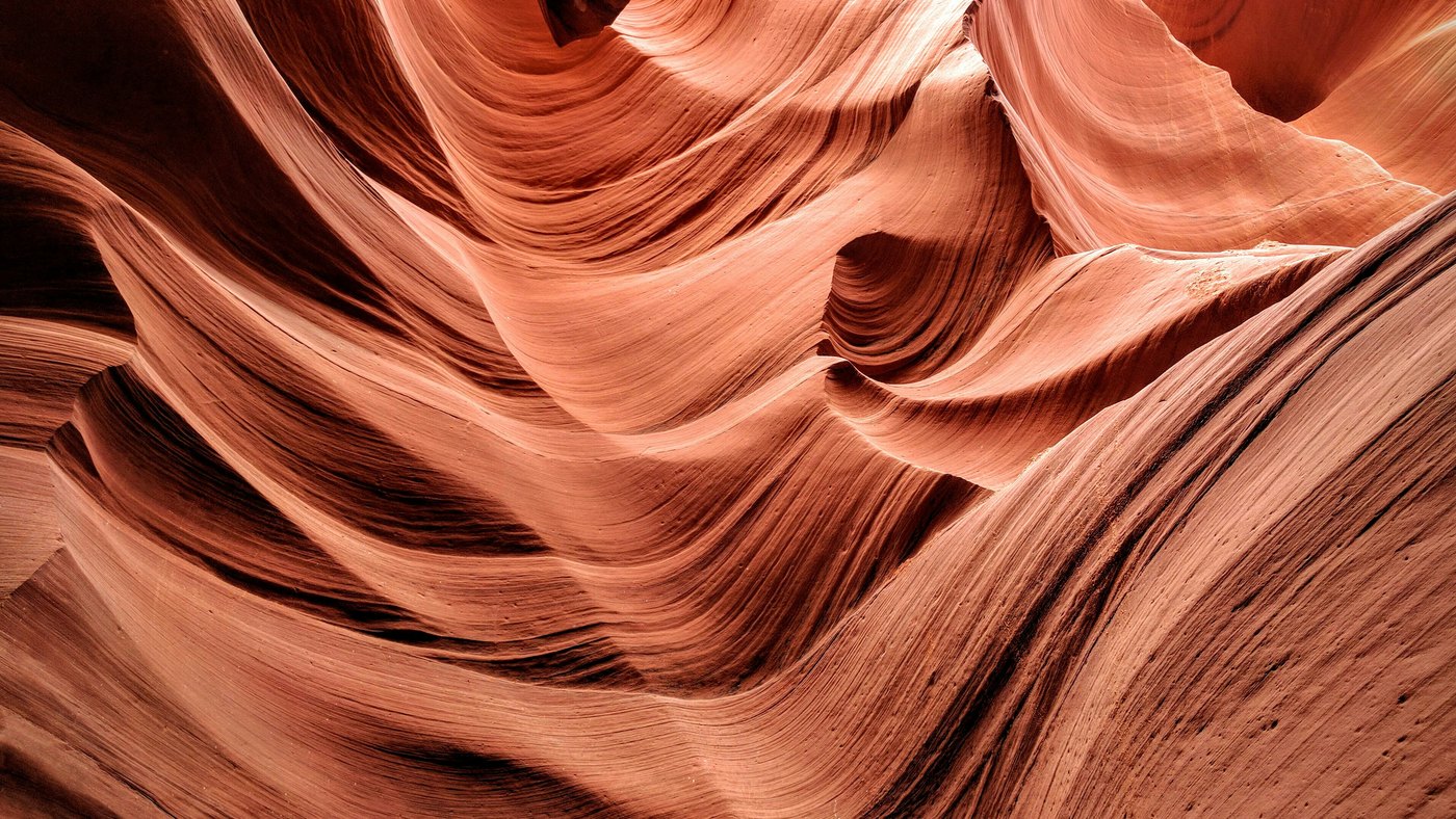 Stratum, A slot canyon: water leaves the structure behind